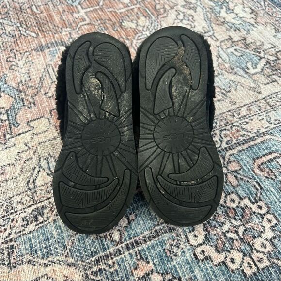 UGG Patten 1006794 Black Suede Shearling Women’s Boots Size 7 - Picture 11 of 12